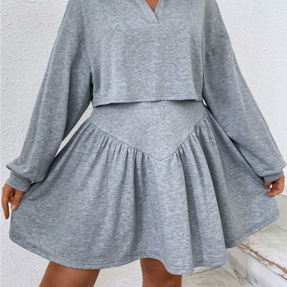 SHEIN EZwear Plus Drop Shoulder Crop Top & Ruffle Hem Skirt